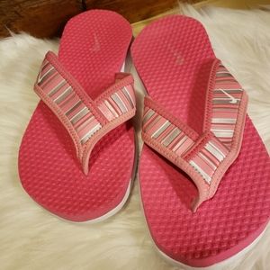 pink nike flip flops